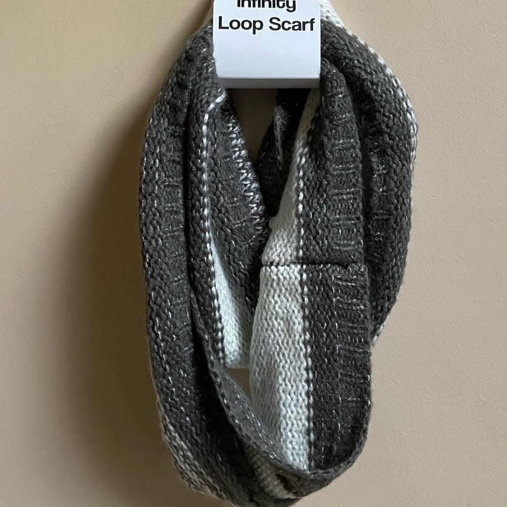 Infinity Loop Scarf NWOT. - Picture 2 of 5